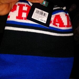 Black 76ers beanie hat